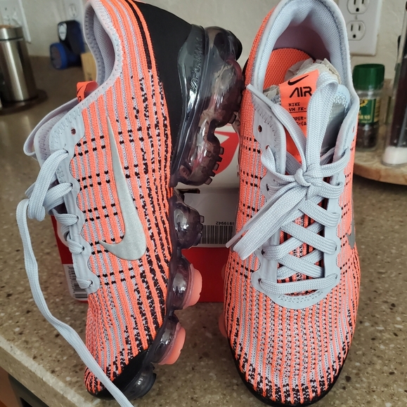 SNEAKERS - Picture 2 of 3